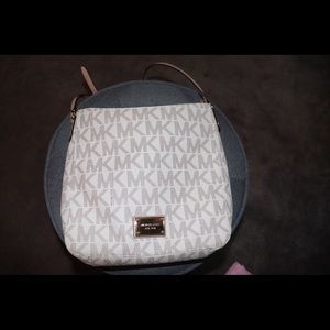 michael kors logo purse